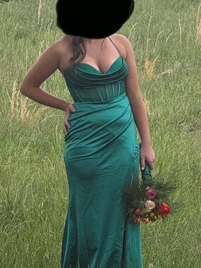 Emerald Green Spaghetti Strap Evening Dress